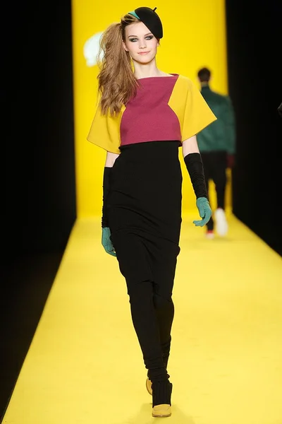 Look 28